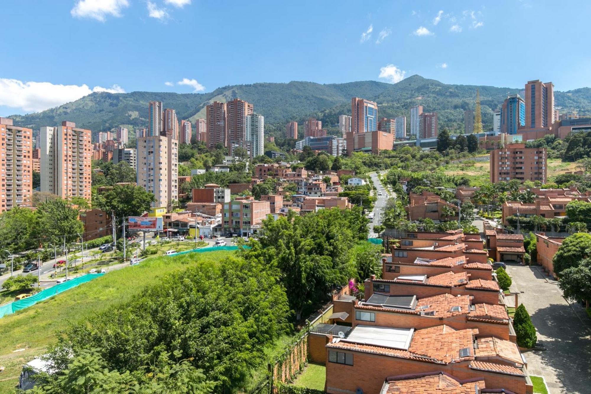 Apartamentos Borbon Suites Medellín Eksteriør bilde