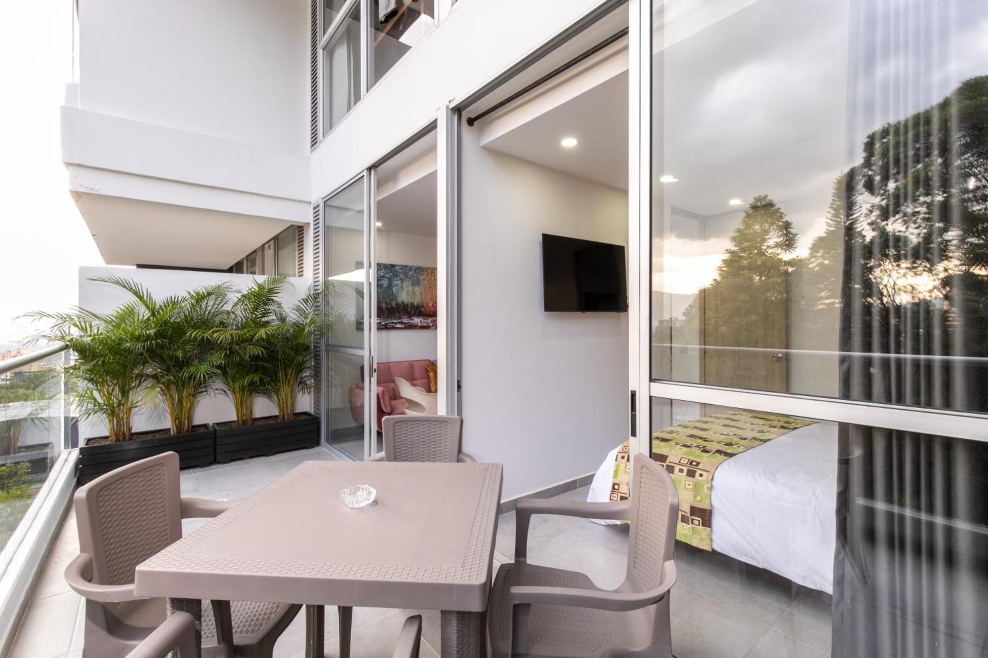 Apartamentos Borbon Suites Medellín Eksteriør bilde