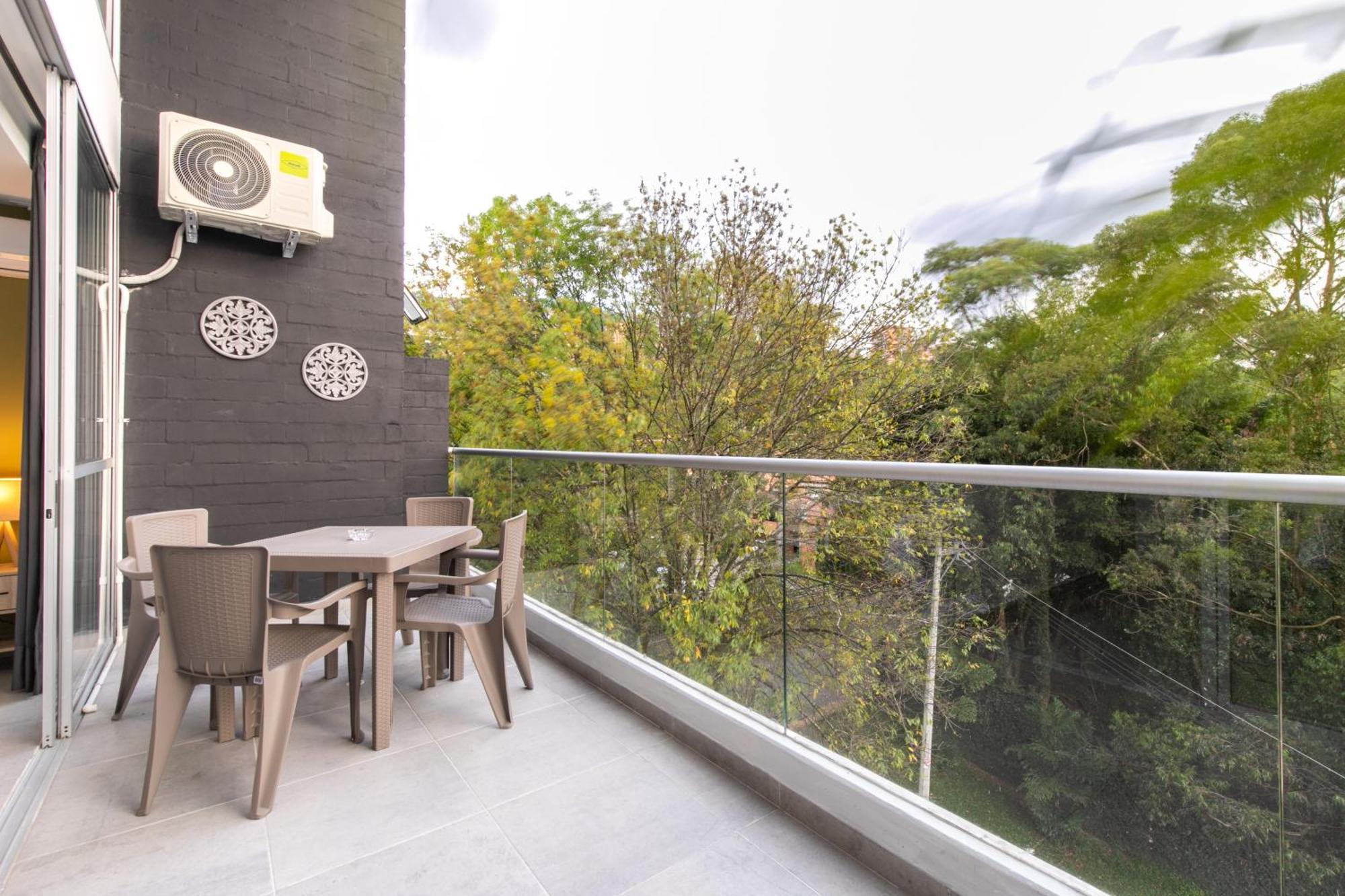Apartamentos Borbon Suites Medellín Eksteriør bilde