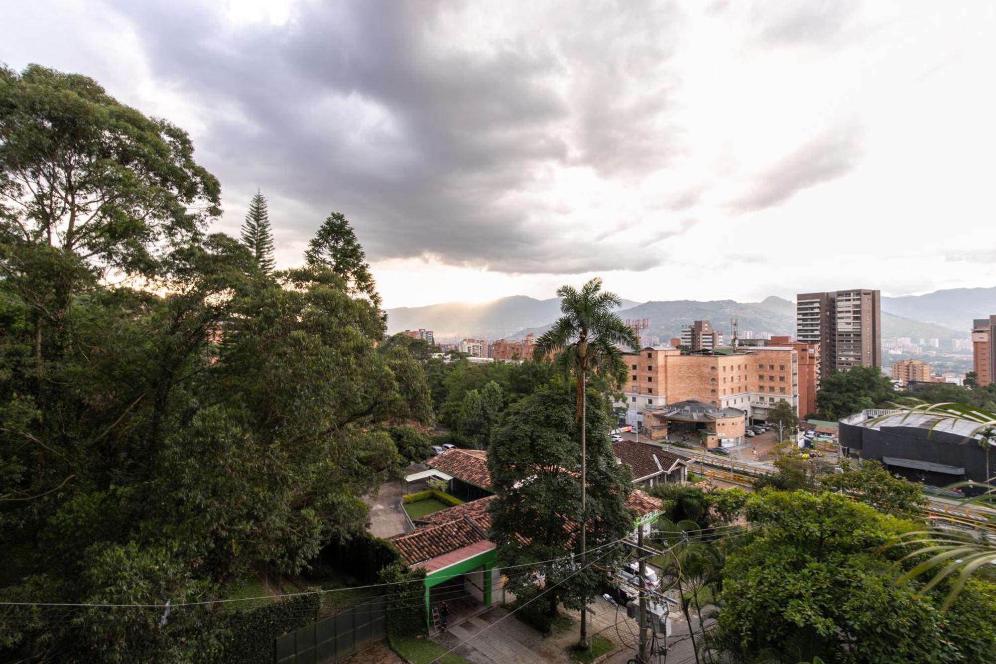 Apartamentos Borbon Suites Medellín Eksteriør bilde