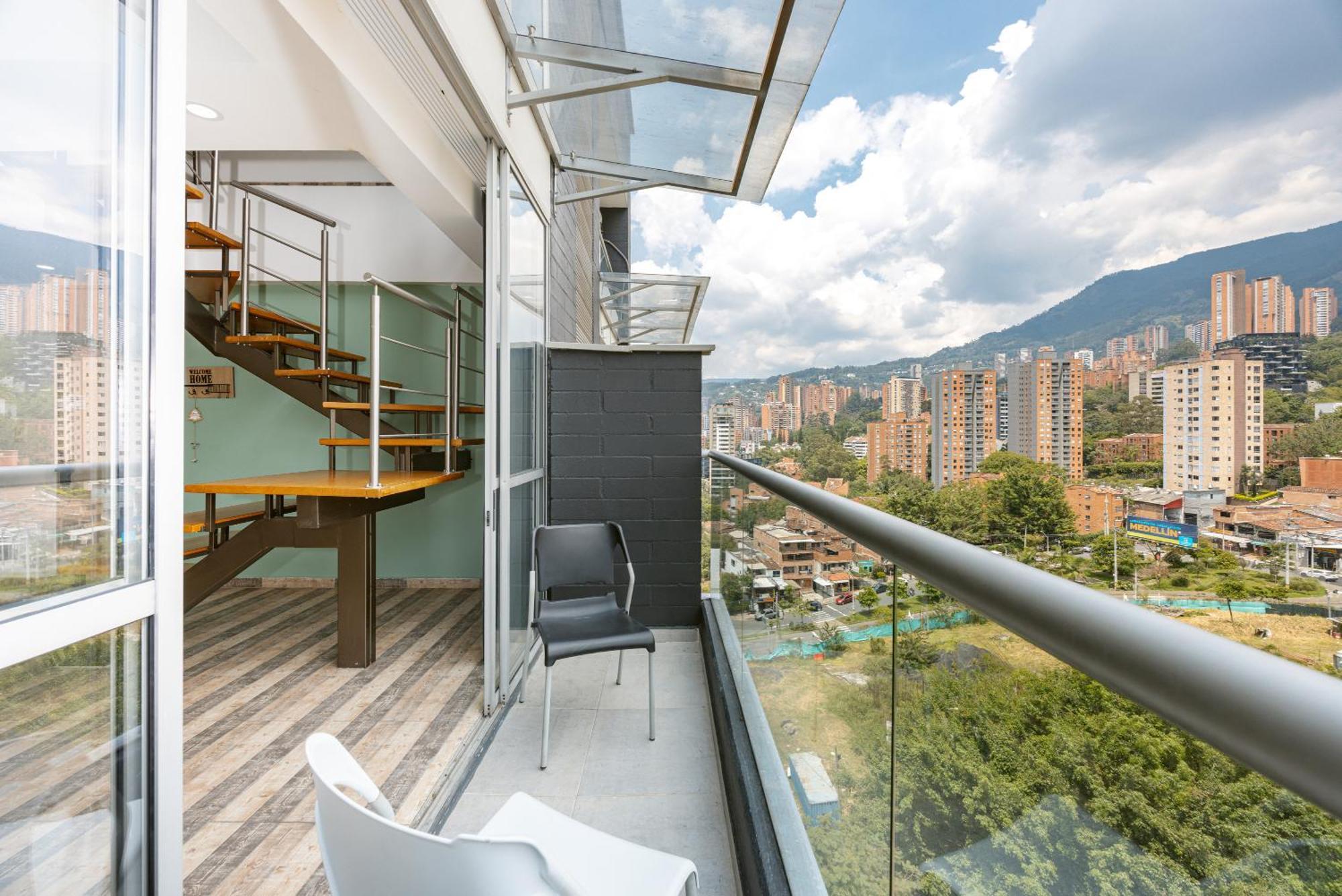 Apartamentos Borbon Suites Medellín Eksteriør bilde