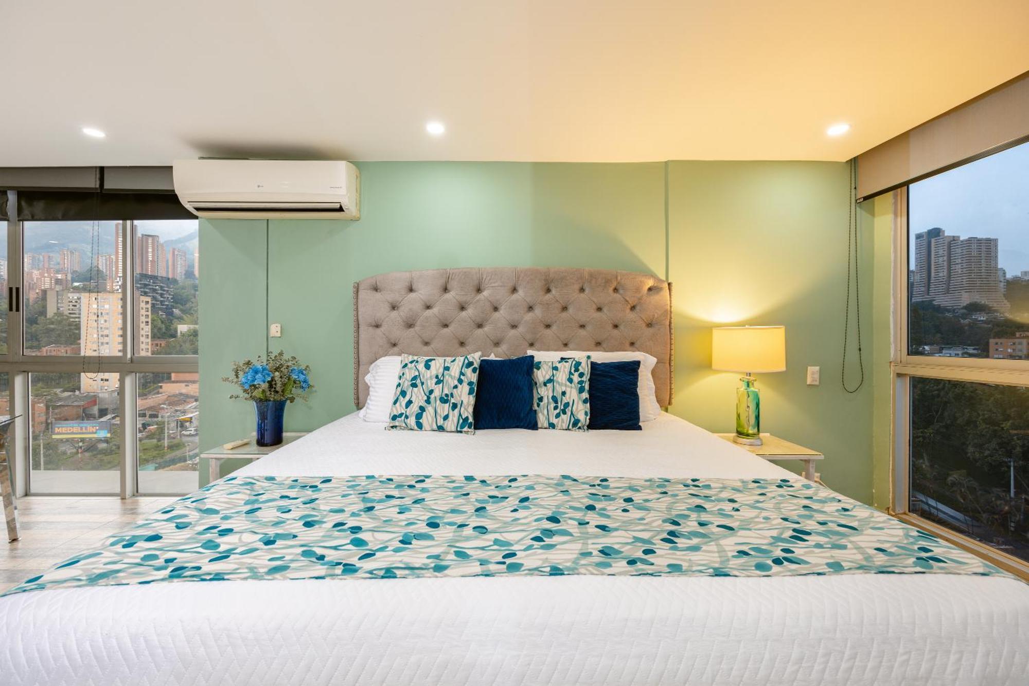 Apartamentos Borbon Suites Medellín Eksteriør bilde